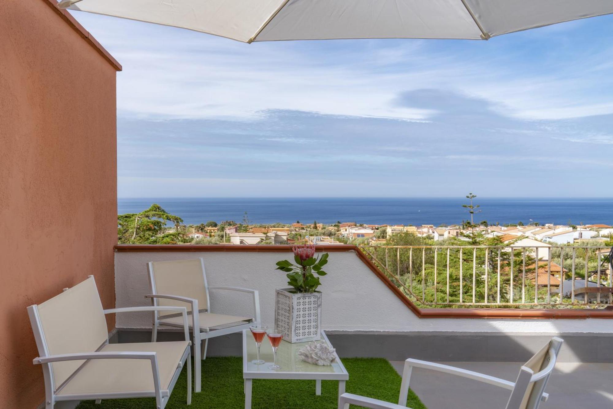 Siculi Hortis Sea - - Jacuzzi - Air Conditioning - Free Parking - Video Surveillance & Alarm System Villa