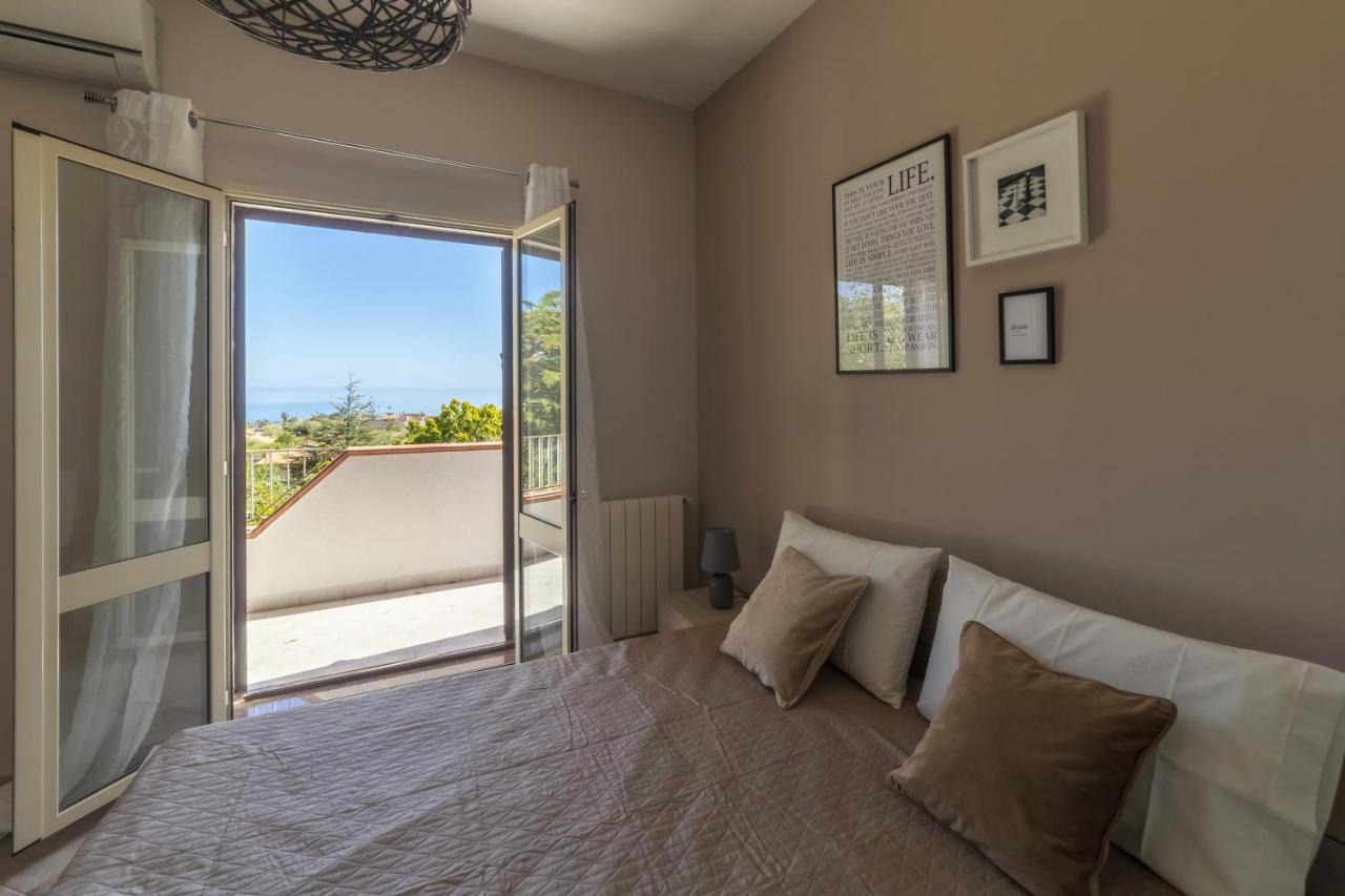 Villa Siculi Hortis Sea - - Jacuzzi - Air Conditioning - Free Parking - Video Surveillance & Alarm System